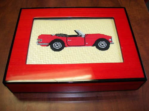 Triumph tr6 lacquered box - tr6, w/