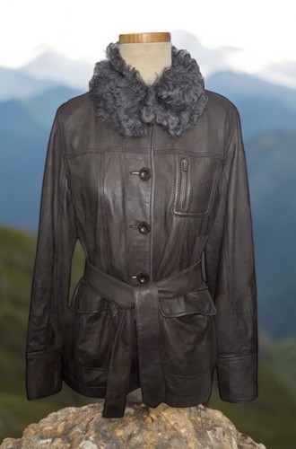Ugg leather size lamb - m, trench