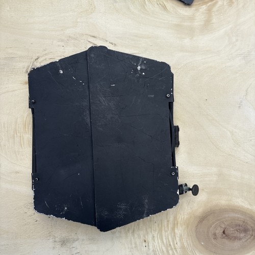 Barndoor for rank strand