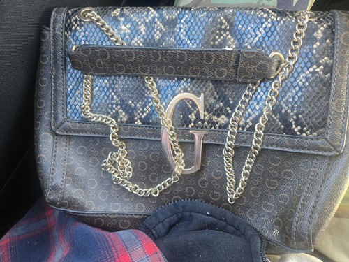 Guess purse - by,