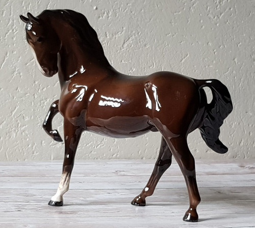 Beswick head tucked leg - beswick,