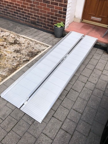 Folding lightweight ramp - folding,