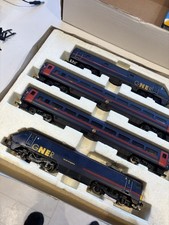 Hornby R2427A GNER 225 Train