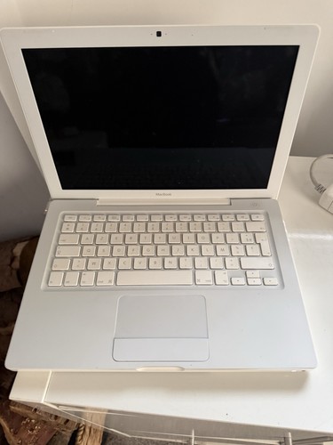 Apple macbook a1181 older - apple, ,