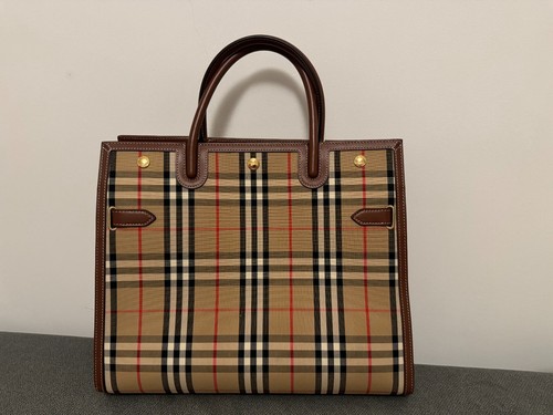 Burberry title bag brown - title,