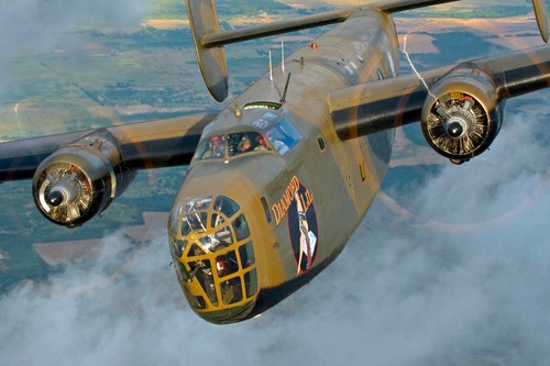 B24 bomber close military - bomber,