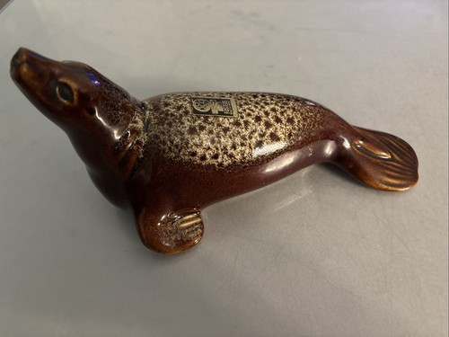Fosters pottery seal - seal, lion