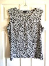 ladies preowned maine top size