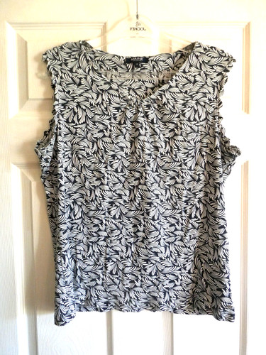 Ladies preowned maine top size - maine,