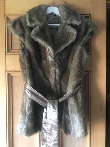 Per una gorgeous fur gilet - una,