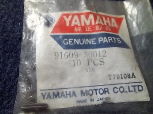 Yamaha tz750 rear wheel - wheel, chain