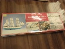 Billing boat 1/75 Daark, box damage