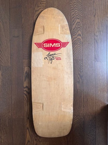Sims lonnie toft model 70s - sims,