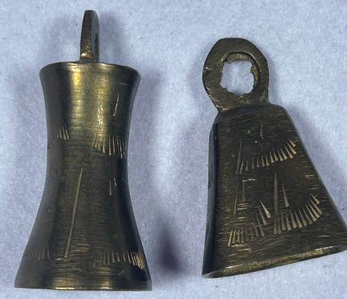 Vintage brass cowbells - cowbells, set