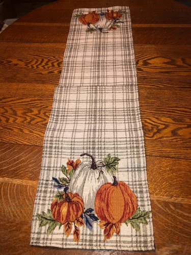 Nice fall table - nice, runner