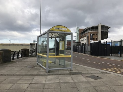 Photo 6x4 bus shelter - photo, on