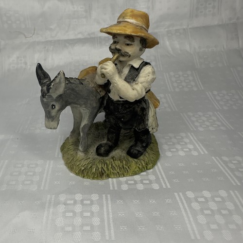 Vintage porcelain figurine - figurine, old
