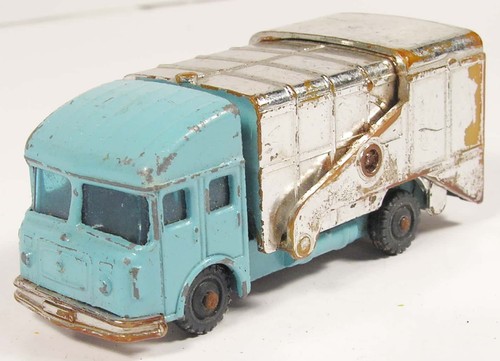 Refuse van husky - s, d