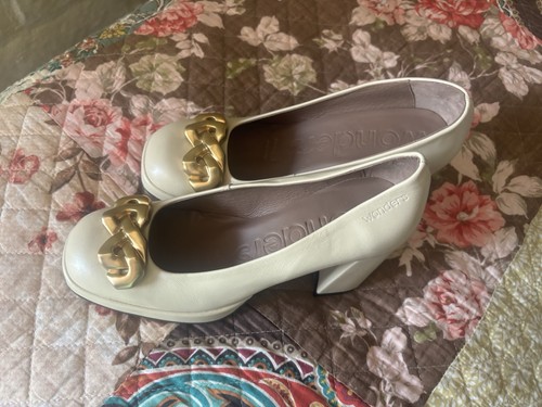 Wonders bora leather - “bora”,