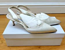 Manolo Blahnik Carolyne Bridal