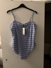 BNWT M&S BLUE WHITE NON WIRED