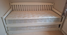 Single wooden day bed with pull out trundle bed underneath, 2 matresses included