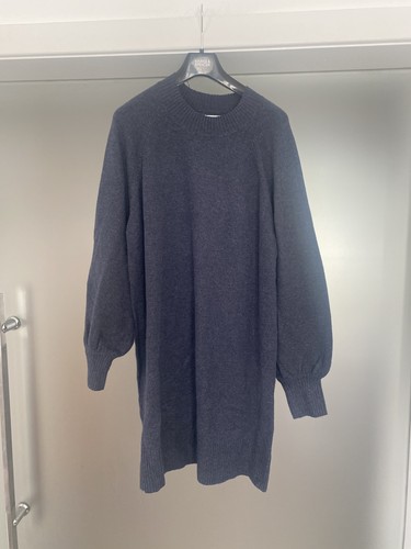Navy knit oversized jumper