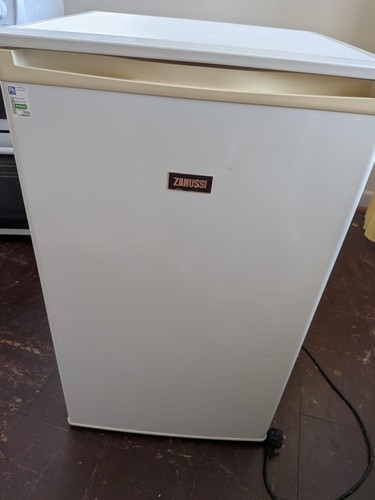 Zanussi white under counter - zanussi, white,