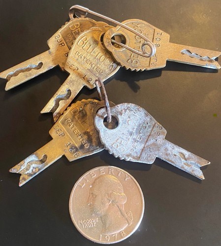 Vtg lot bell lock keys - bell,