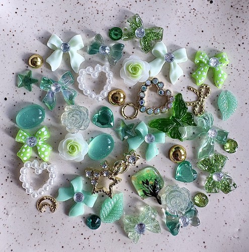 40pcs mixed green resin - 3d,