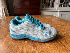 WOMENS YONEX POWER CUSHION