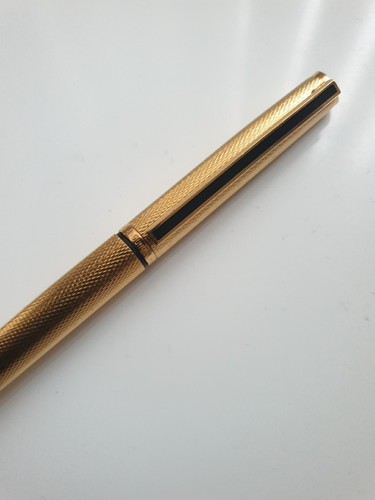 Alfred dunhill gold rollerball - dunhill,