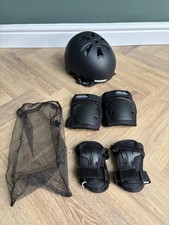 Skateboarding / Rollerskating Harsh Helmet and REXD pad set 