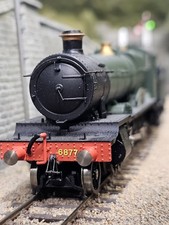 R2547 Hornby 4-6-0 Grange Class '6877' Llanfair Grange in GWR Shirtbutton Crest 
