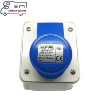 16 AMP Wall Mount Female