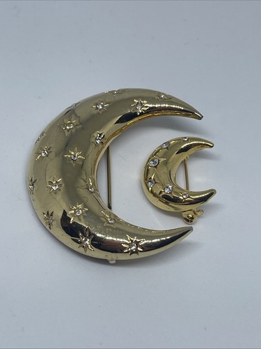 Pair crescent moon shaped - of,