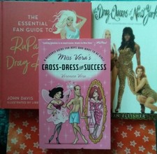 3 Drag Queens / Cross-Dress