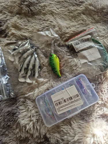 Fishing items mixed bag job - items,