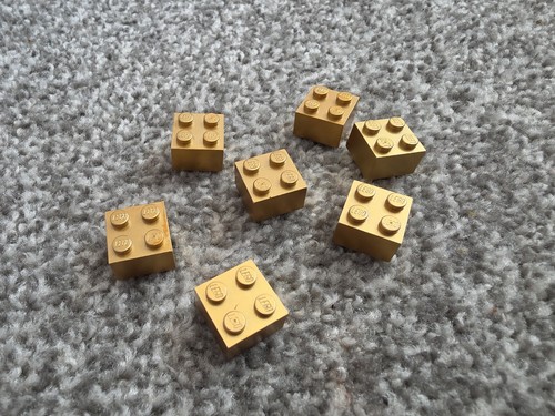 Lego metallic gold bricks 2x2 - metallic,