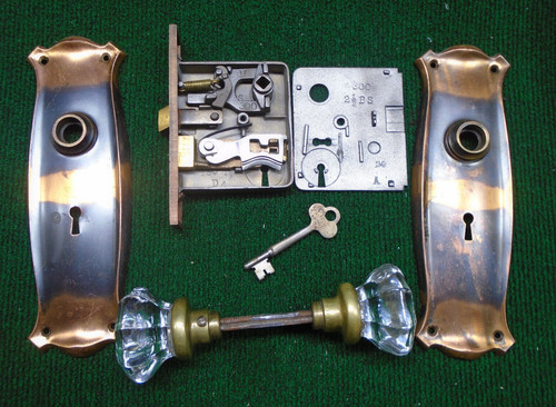 Circa 1913 crystal knob - crystal, /