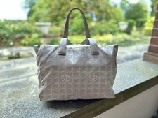 CHANEL authentic  City & Beach