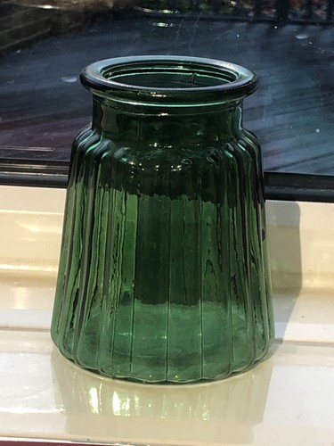 Green ribbed glass vase - green,