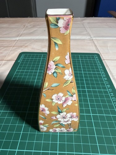 Wedgwood pottery may - wedgwood, flowers