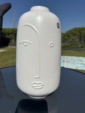 New Curves Face Vase Cream