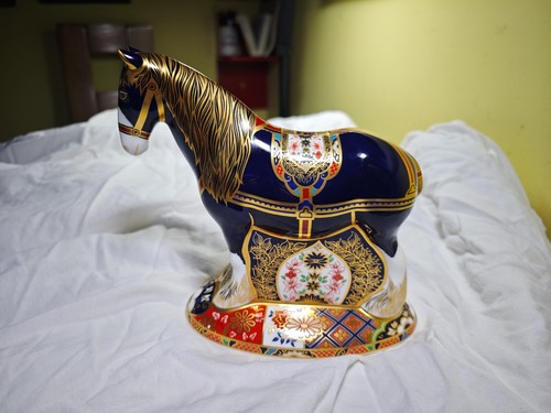 Royal crown derby shire - crown,