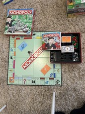 Hasbro Classic Monopoly Bored