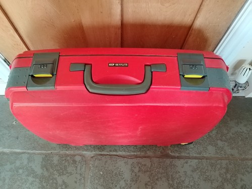 Skyflite red suitcase vip - skyflite,