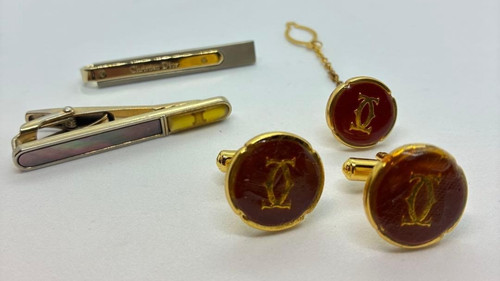 Cartier gold logo cufflinks - 2c,