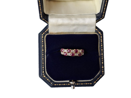 Ruby and diamond ring - ruby, gold