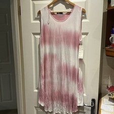 Saloos Dress .size 22. pink